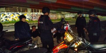 Menjaga Keamanan Waktu Sahur, Brimob Polda Lampung Gelar Patroli di Bandar Lampung
