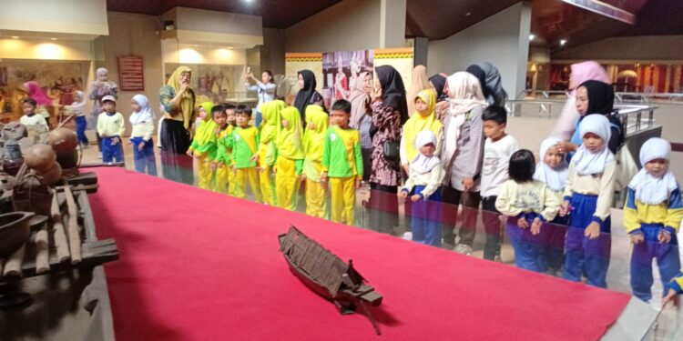 TK Habibie Adakan Pembelajaran di Luar Sekolah Ke Museum Lampung Penutup Akhir Semester