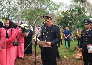 Polda Lampung Berduka: Kapolda Hadiri Upacara Pemakaman Bripka Anumerta Arya Supena yang Gugur Dalam Tugas