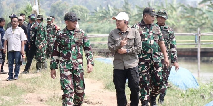 Perkuat Ketahanan Pangan Nasional, Dandim 0429/Lamtim Tinjau Lokasi dan Pimpin Langsung MC 0 CSR
