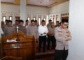 Polres Lampung Barat laksanakan shalat ghaib untuk Brigpol Arya Supena, S.H.