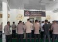 Polres Lampung Barat laksanakan shalat ghaib untuk Brigpol Arya Supena, S.H.