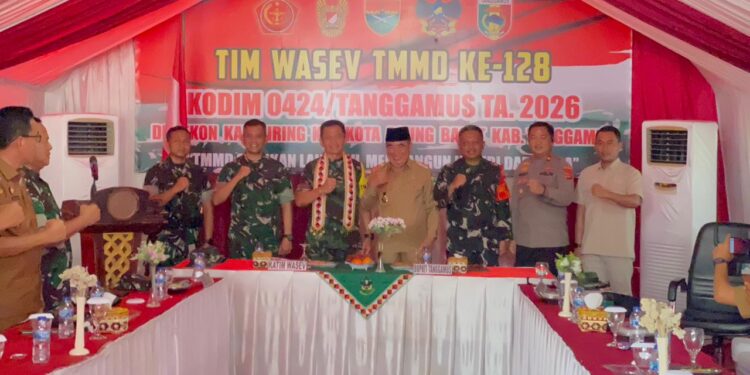 Kasrem 043/Gatam Sambut Tim Wasev Pusterad Tinjau Lokasi TMMD ke-128 Pekon Kalimiring