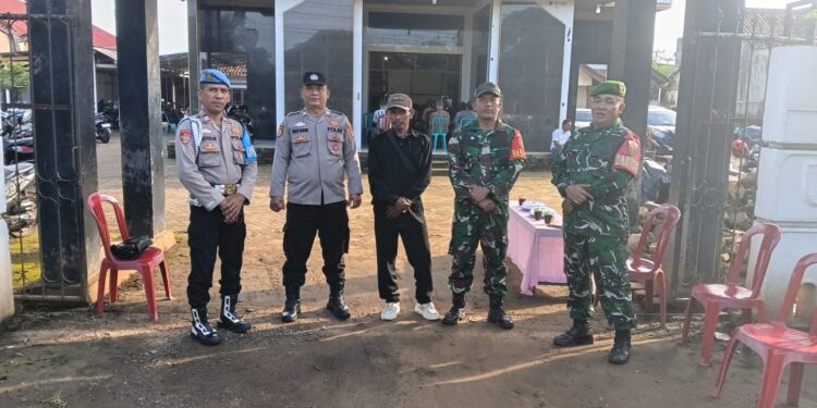 Jaga Toleransi Beragama, Babinsa Kodim 0429/Lamtim Lakukan Pengamanan Ibadah Isa Al Masih 