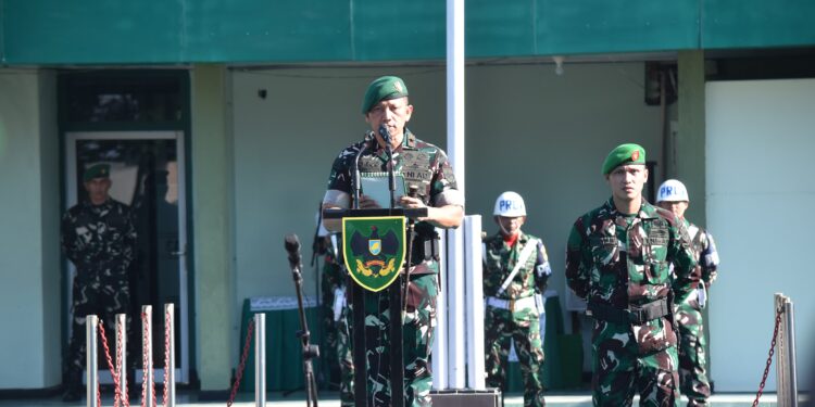 Danrem 043/Gatam Pimpin Upacara Bulanan, Sampaikan Amanat KASAD