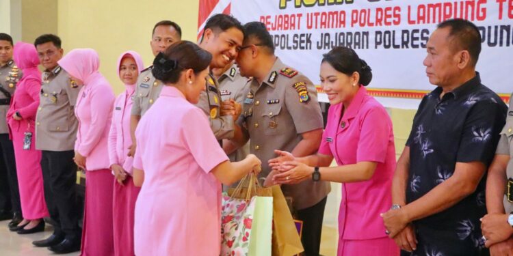 Penuh Haru dan Kebersamaan, Polres Lampung Tengah Gelar Pisah Sambut Pejabat Utama dan Kapolsek Jajaran