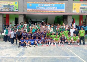 Pertandingan Seru Bola Futsal SMP Negeri 17 melawan Omped Visual 