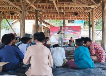 Santri Pondok Pesantren Raudlatul Muttaqin Sumbersari antusias ikuti Simulasi dan Pemasangan Rambu Kebencanaan 
