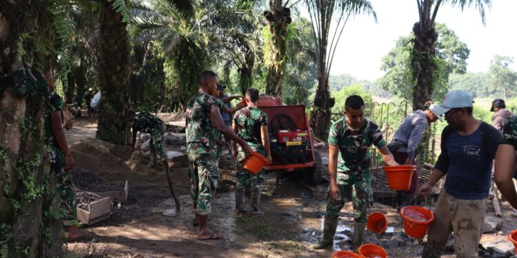 Kebersamaan TNI dan Rakyat Saling Menguatkan untuk Putus Keterisolasian