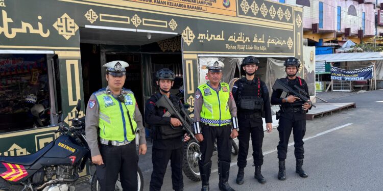 Detasemen Gegana Satbrimob Polda Lampung Tingkatkan Kondusivitas Wilayah Melalui Patroli Dialogis
