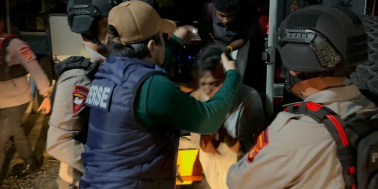 Brimob Lampung Lakukan Evakuasi Tersangka Kasus Pencurian
