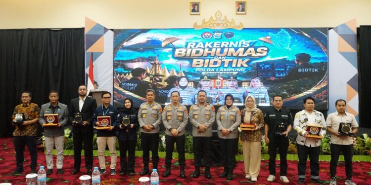 Kapolda dan Wakapolda Lampung Hadiri Rakernis Gabungan Bid Humas dan Bid TIK