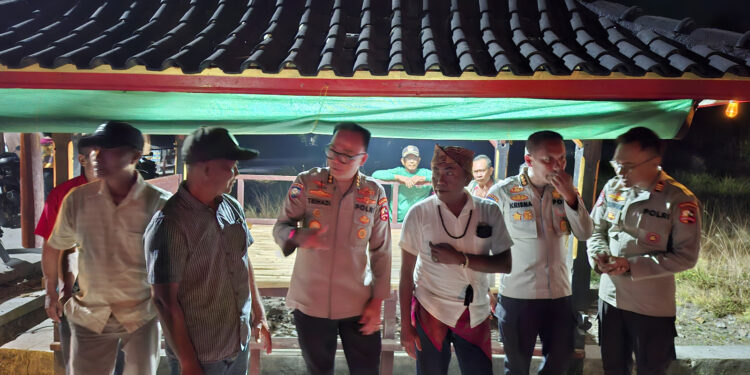 TIM SUPERVISI KORBINMAS BAHARKAM POLRI CEK POS KAMLING DAN REMBUK PEKON DI DESA BALI NURAGA