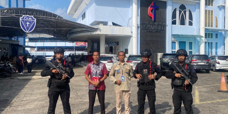 Jamin Keamanan Ibadah Minggu, Detasemen Gegana Satbrimob Polda Lampung Laksanakan Patroli Dialogis di Sejumlah Gereja