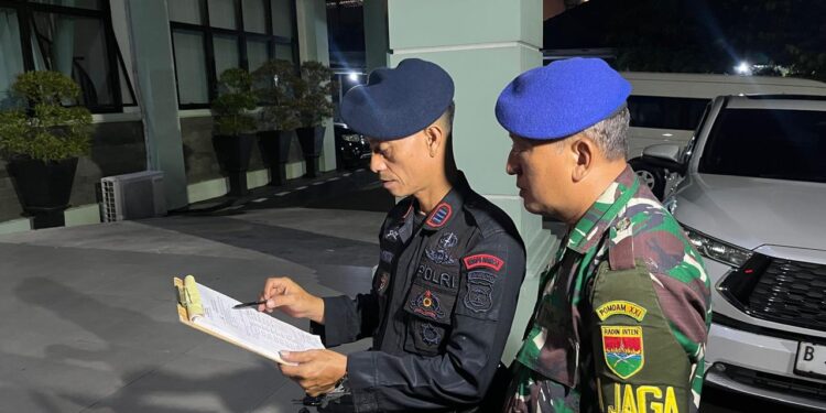 Pastikan Keamanan Kunjungan Presiden, Gegana Brimob Lampung Sterilisasi Rangkaian Kendaraan