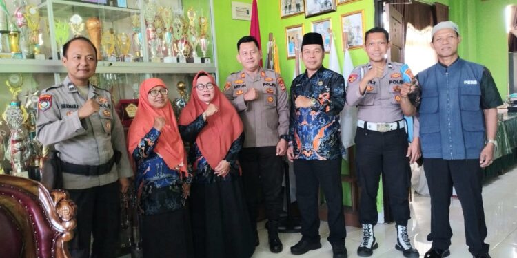 SMP Negeri 17 Gelar Pembagian Raport dan Sosialisasi Kenakalan Remaja