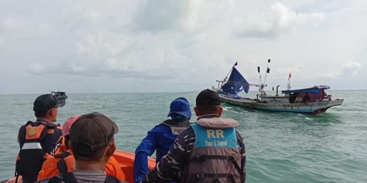 Operasi SAR Diperluas, Dua ABK KM Arof Masih Dalam Pencarian