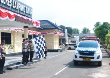 Sambut Hari Bhayangkara Ke-80, Kapolres Lampung Timur Lepas Pendistribusian Air Bersih untuk Warga Sukadana
