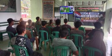 Koramil 421-09/Tanjung Bintang Gelar Nobar “Bola Gembira”, Pererat Kebersamaan TNI dan Masyarakat
