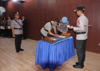 kapolres Lampung Barat Pimpin Sertijab Kabag Sdm dan Kabag Ren di Aula Rupatama