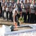Sambut Hari Bhayangkara ke-80, Polres Lampung Barat Laksanakan Ziarah Rombongan di Taman Makam Pahlawan