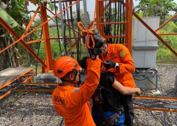 Tim SAR Gabungan Evakuasi Pria yang Naik Tower Telekomunikasi, Korban Selamat