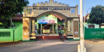 Ketua BARAK NKRI Minta APH Audit Pengelolaan Dana dan SPMB di SMAN 1 Labuhan Ratu