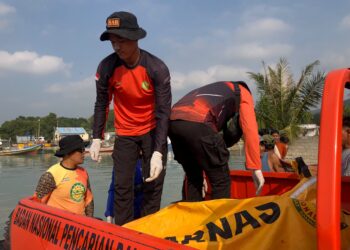 Tim SAR Gabungan Temukan Korban Tenggelam di Pesisir Pulau Rimau Lampung Selatan