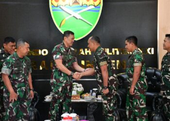 Danbrigif 4 Mar/BS Perkuat Kolaborasi Pertahanan Melalui Audiensi dengan Pangdam XXI/RI