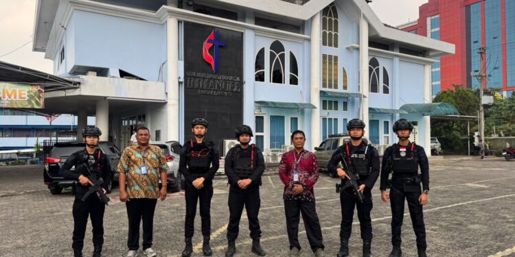 Jaga Kondusivitas Kota Bandar Lampung, Komposit Gegana Brimob Lampung Gelar Patroli Dialogis
