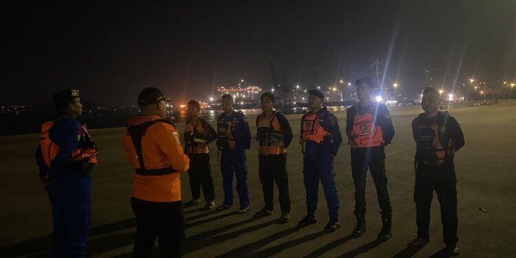Forum Rescue Relawan Lampung Bersama Timsar Gabungan Lakukan Pencarian ABK Hilang di Perairan Pulau Kelagian