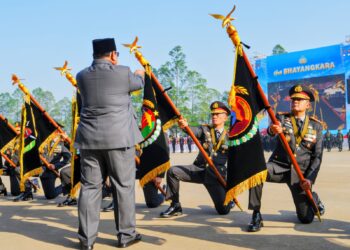 Kapolda Lampung Irjen Pol Helfi Assegaf Terima Penghargaan Nugraha Sakanti pada HUT Bhayangkara ke-80
