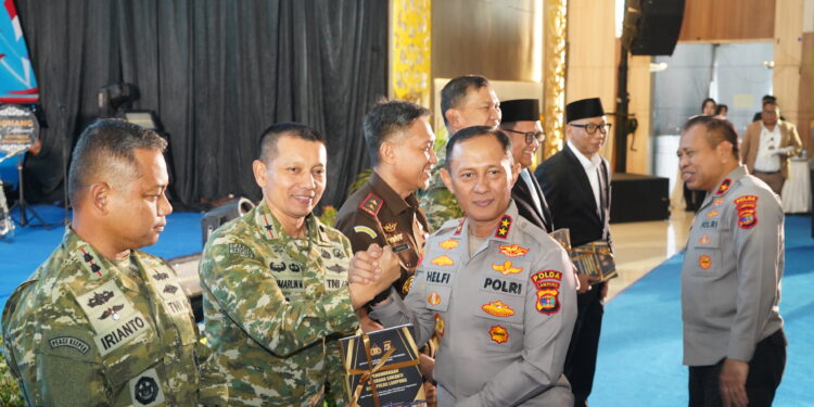 Sinergi TNI–Polri Makin Solid, Danrem 043/Gatam Hadiri Syukuran HUT Bhayangkara ke-80 Polda Lampung