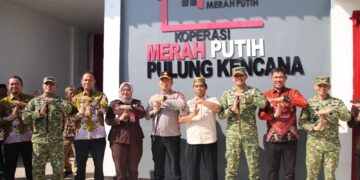 Danrem 043/Gatam Dampingi Pangdam XXI/RI Tinjau KDKMP Pulung Kencana