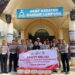 Bhakti Religi Hari Bhayangkara ke-80, Ditlantas Polda Lampung Bersihkan Gereja dan Salurkan Bantuan