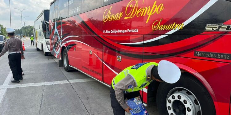 Ditlantas Polda Lampung Intensifkan Ramp Check Bus Selama Libur Sekolah, Pastikan Kendaraan Laik Jalan