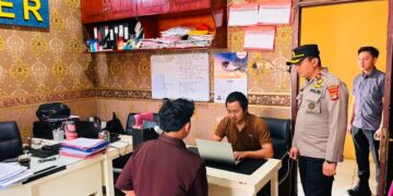 Wakapolres Lampung Barat Cek Langsung Pelayanan Masyarakat Saat Penerapan Work From Home