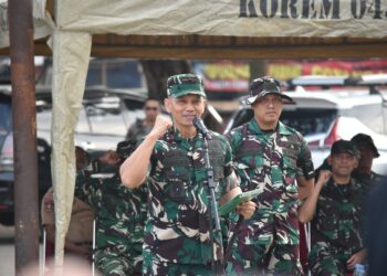 Danrem 043/Gatam Pimpin Aksi Bersih Pasar Cendrawasih Sambut HUT Ke-1 Kodam XXI/Radin Inten