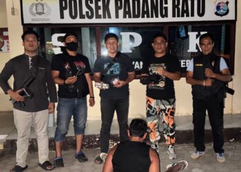 Komitmen Berantas Narkoba! Polsek Padang Ratu Bekuk Pengedar, Ratusan Paket Sabu Diamankan