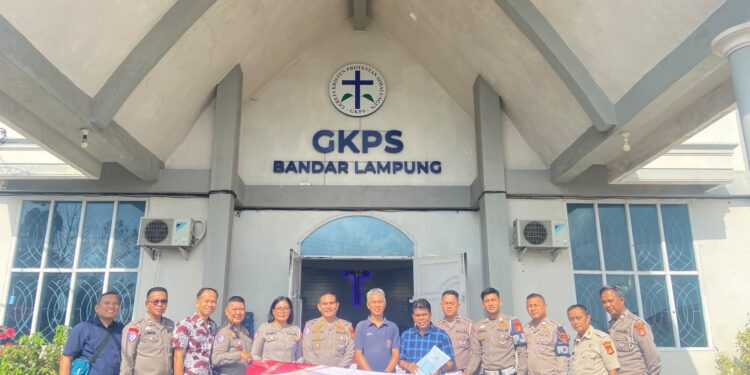 Peringati Hari Bhayangkara ke-80, Ditlantas Polda Lampung Gelar Bakti Religi di Gereja GKPS