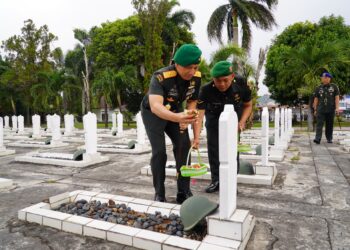 Danrem 043/Gatam Hadiri Ziarah Dan Bakti Kesehatan HUT Ke-1 Kodam XXI/Radin Inten