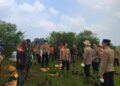 Kapolda Lampung Bersama Tim SAR Satuan Brimob Polda Lampung Pantau Kebakaran Hutan di Way Kambas