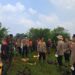 Kapolda Lampung Bersama Tim SAR Satuan Brimob Polda Lampung Pantau Kebakaran Hutan di Way Kambas