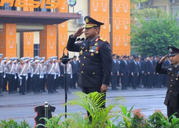 Guyuran Hujan Tak Halangi Semangat Personel Polda Lampung Peringati HUT ke-81 Kemerdekaan RI