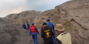 Patroli Kolaborasi Polres Lampung Selatan-BKSDA di Krakatau, Speedboat Wisatawan Berbalik Arah