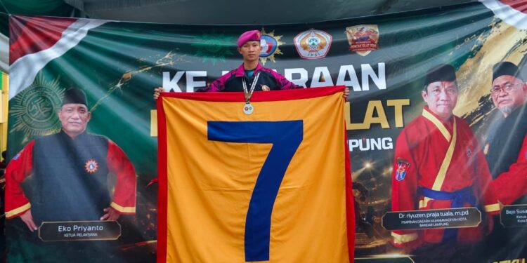 TUNJUKKAN KETANGGUHAN, PRAJURIT YONIF 7 MARINIR JUARAI KEJUARAAN PENCAK SILAT PDM KOTA BANDAR LAMPUNG