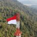 Brigif 4 Mar/BS Menembus Awan Merdeka: Aksi Heroik Pengibaran Bendera di Ketinggian 74 Meter Guncang Semangat Nasionalisme