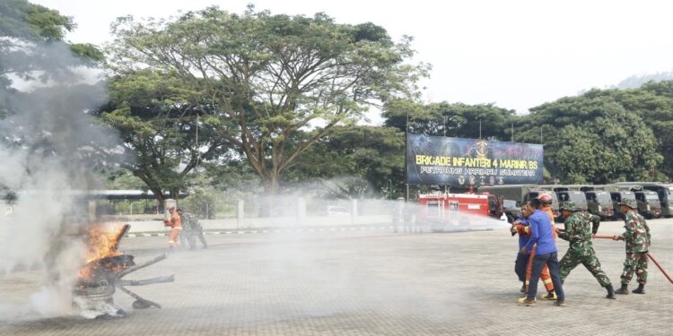 Brigif 4 Marinir/BS Latih Tim Rescue Ransus Damkar, Siap Hadapi Ancaman Karhutla