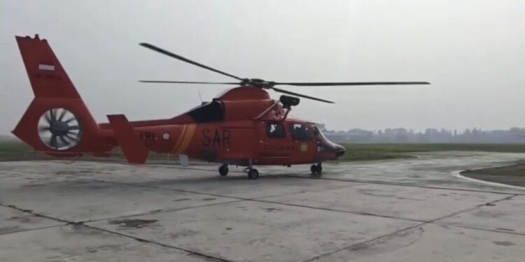 Helikopter HR-3604 Tiba di Pantai Carita, Perkuat Dukungan Udara Operasi SAR H.5