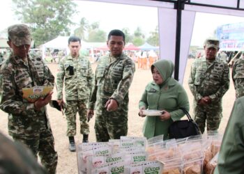 BAZAR PERINGATAN HUT TNI KE-81 KODIM 0429/LAMTIM DI SERBU WARGA